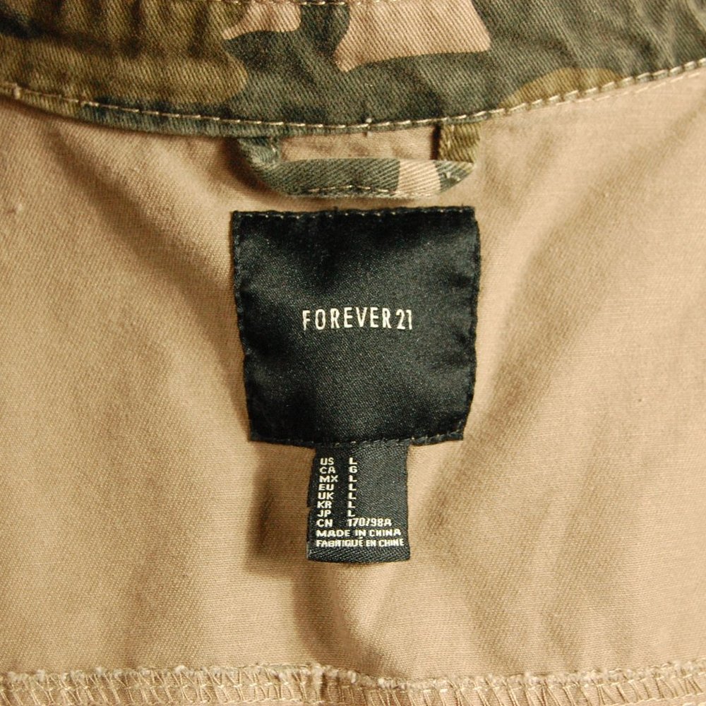 Forever 21 Camo Jacket - Picture 4 of 4